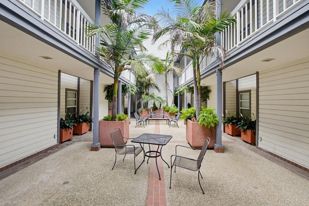 3950 Cleveland Avenue 211