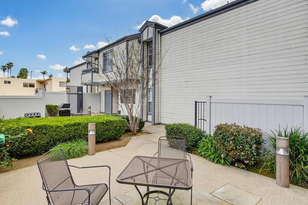 3950 Cleveland Avenue 211