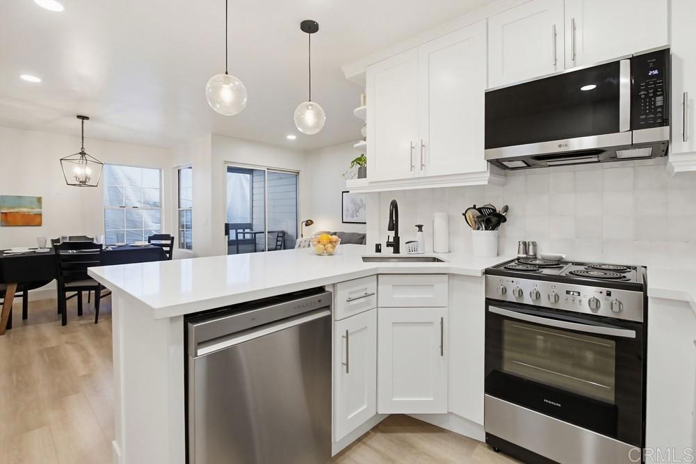 3950 Cleveland Avenue 211