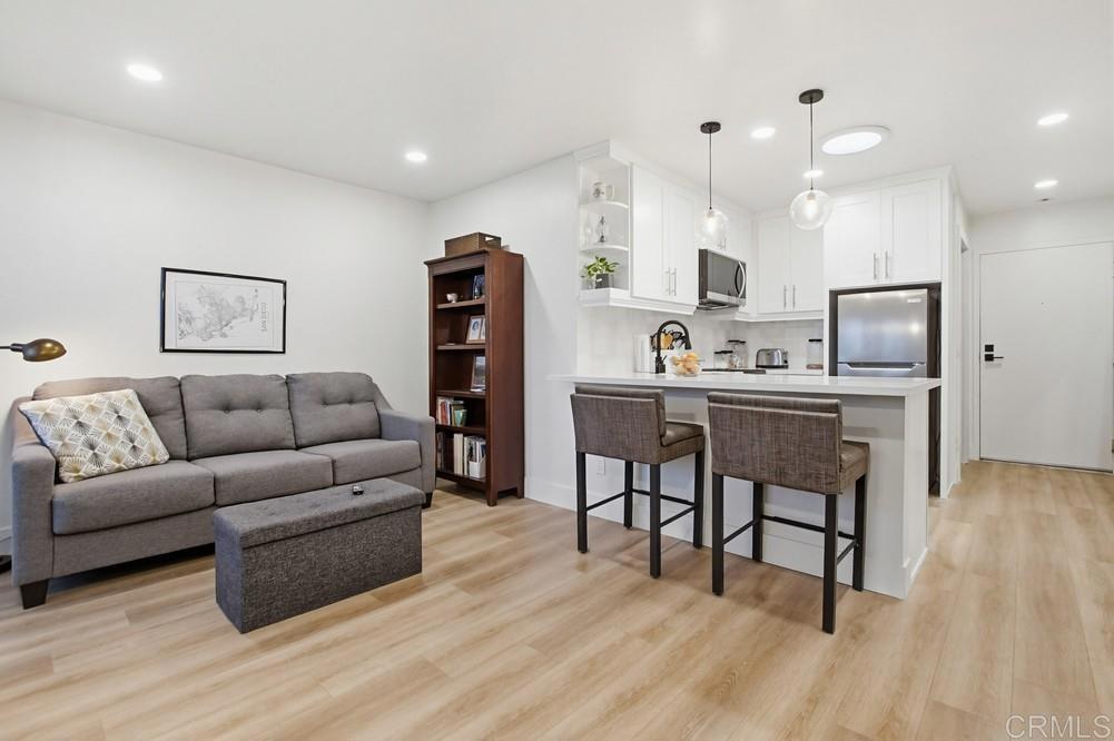 3950 Cleveland Avenue 211