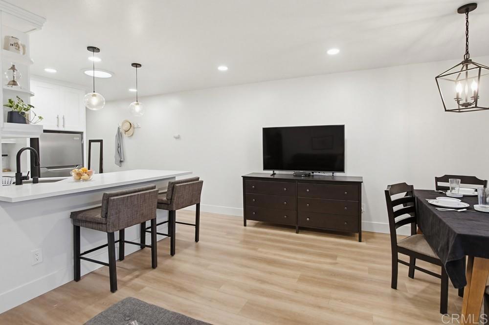 3950 Cleveland Avenue 211