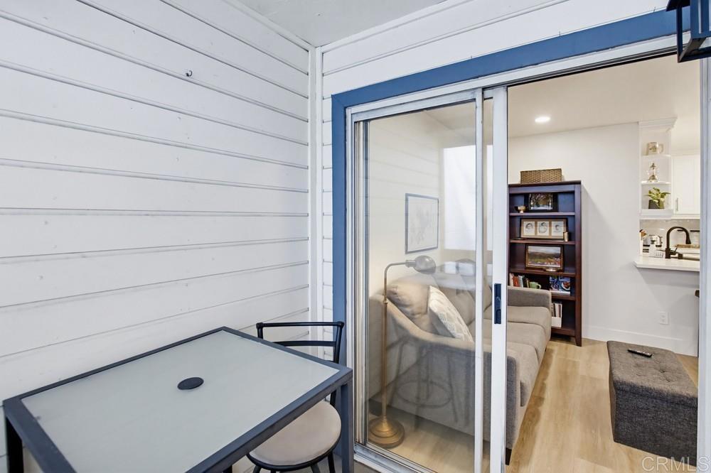 3950 Cleveland Avenue 211