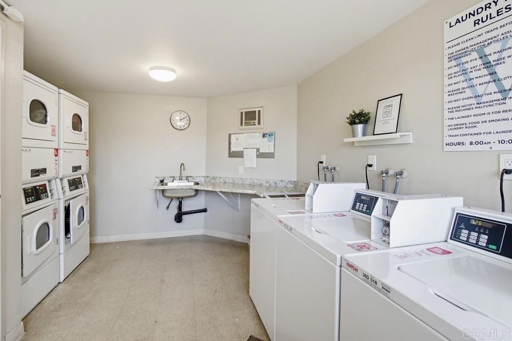 3950 Cleveland Avenue 211