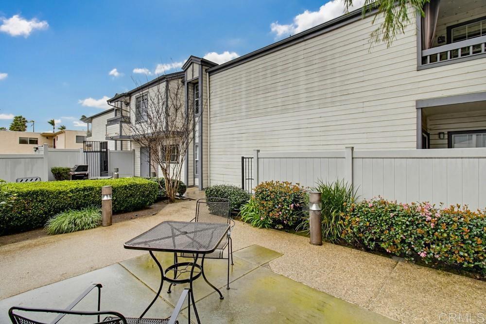 3950 Cleveland Avenue 215