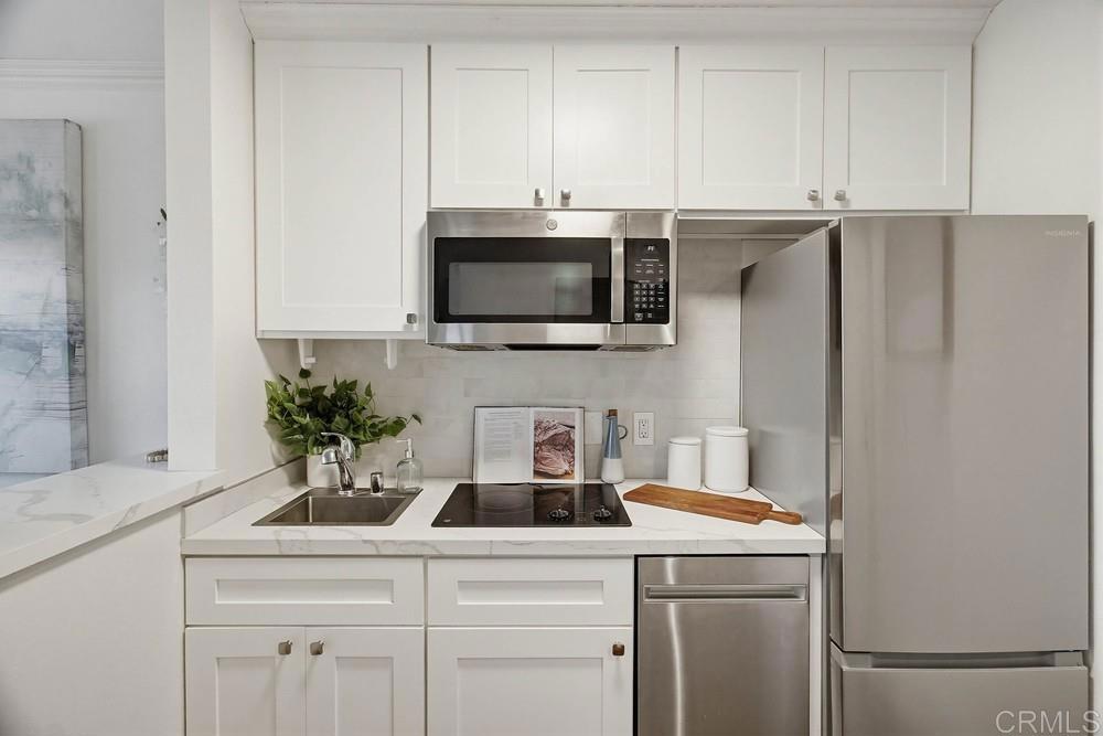 3950 Cleveland Avenue 215