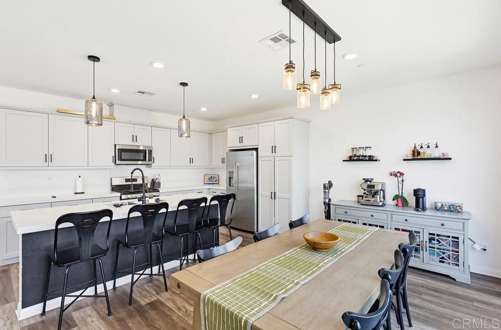 1664 Whitmore Loop