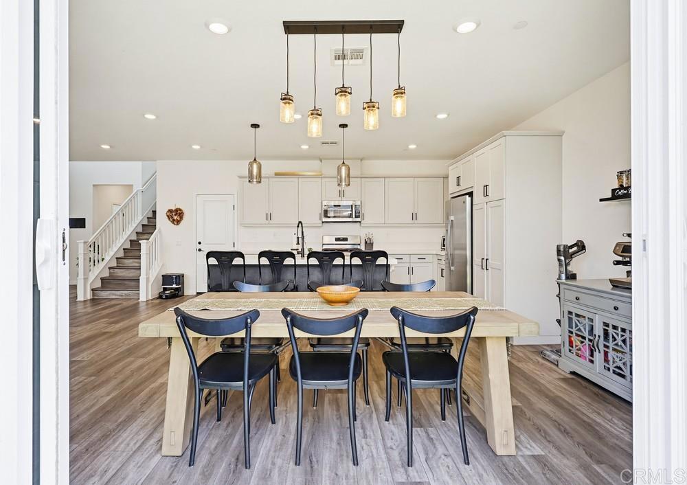 1664 Whitmore Loop