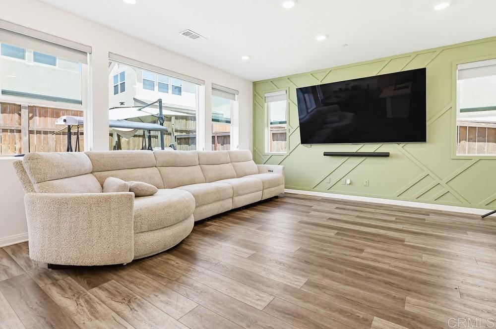 1664 Whitmore Loop