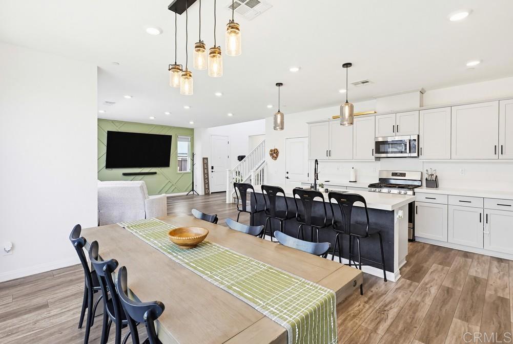 1664 Whitmore Loop
