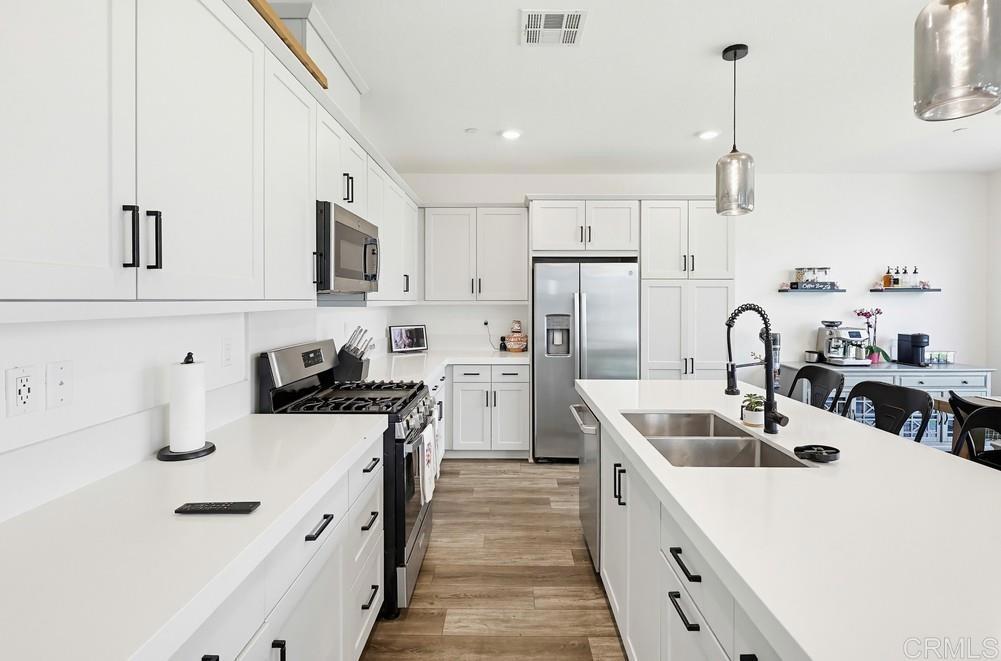 1664 Whitmore Loop