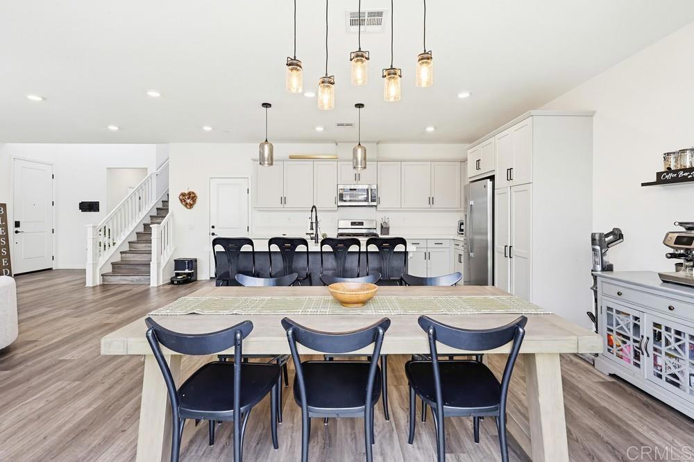 1664 Whitmore Loop