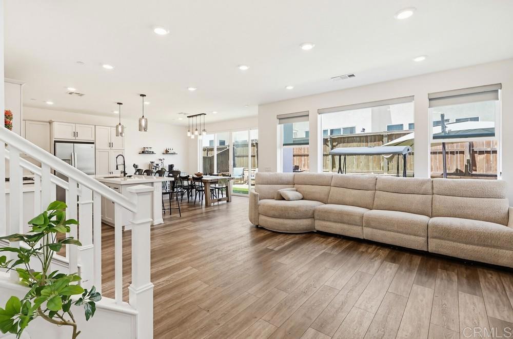 1664 Whitmore Loop