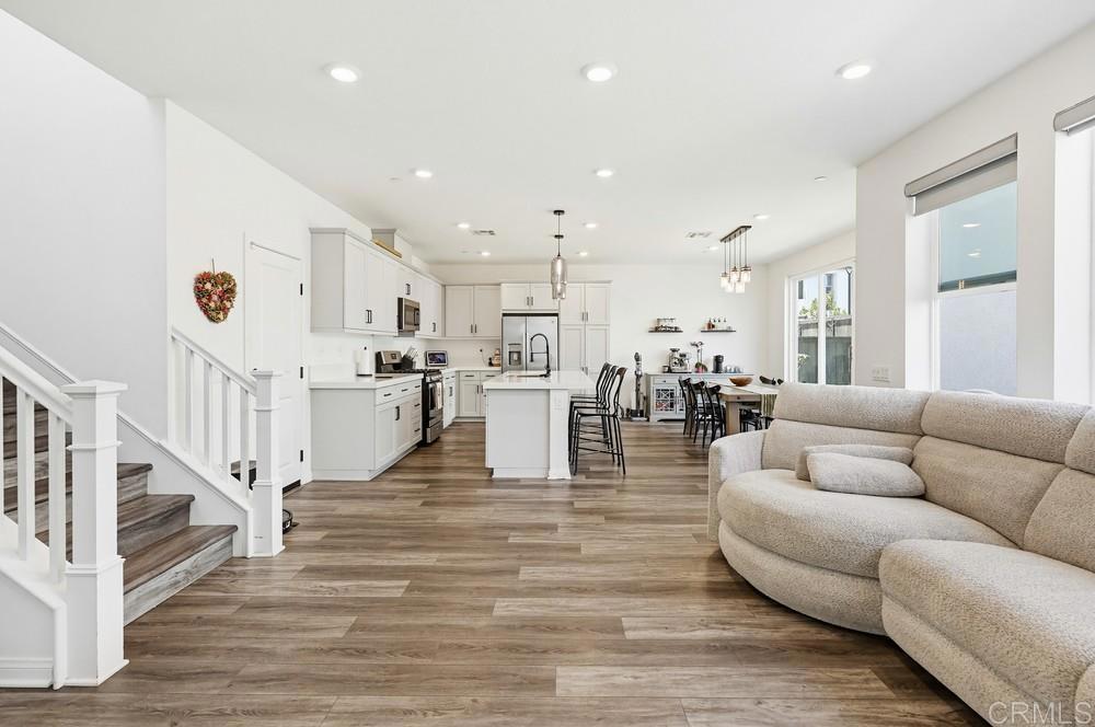 1664 Whitmore Loop