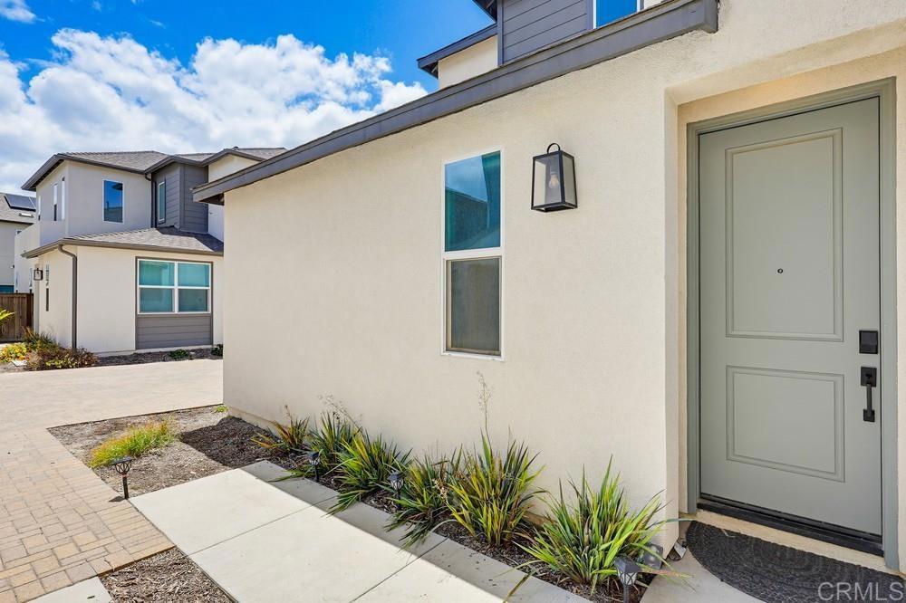 1664 Whitmore Loop