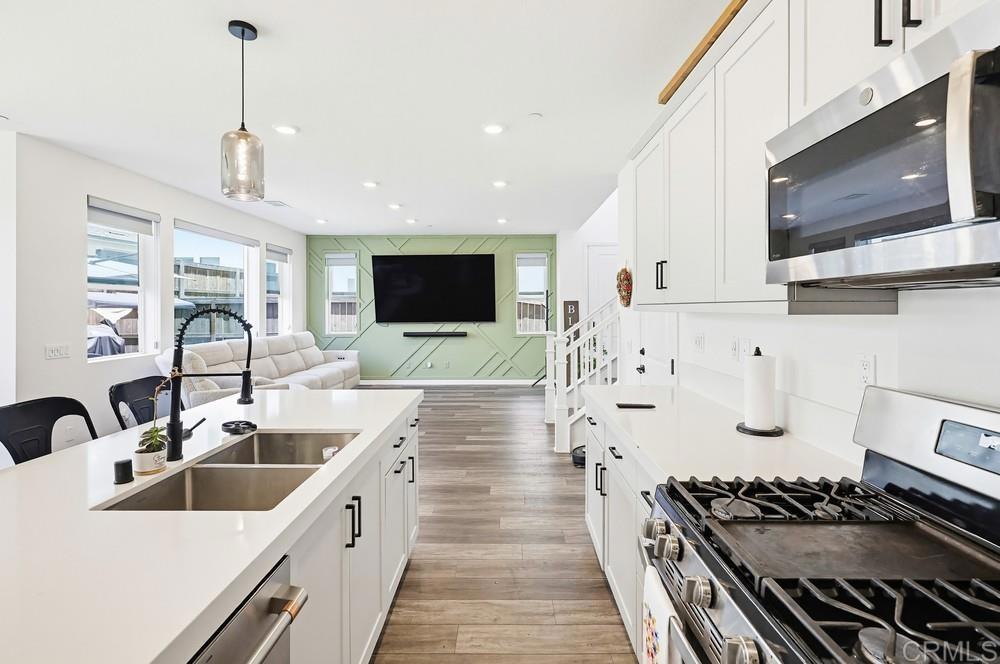 1664 Whitmore Loop