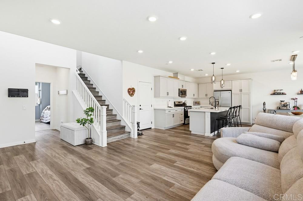 1664 Whitmore Loop