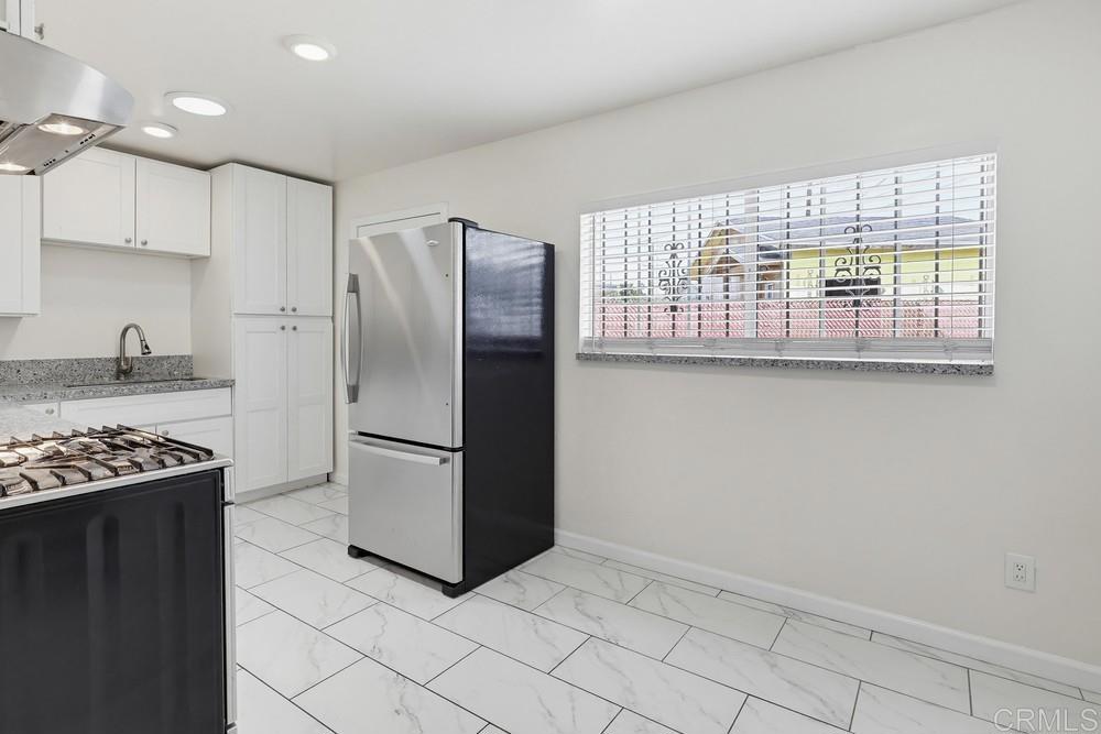 855 Jefferson Avenue