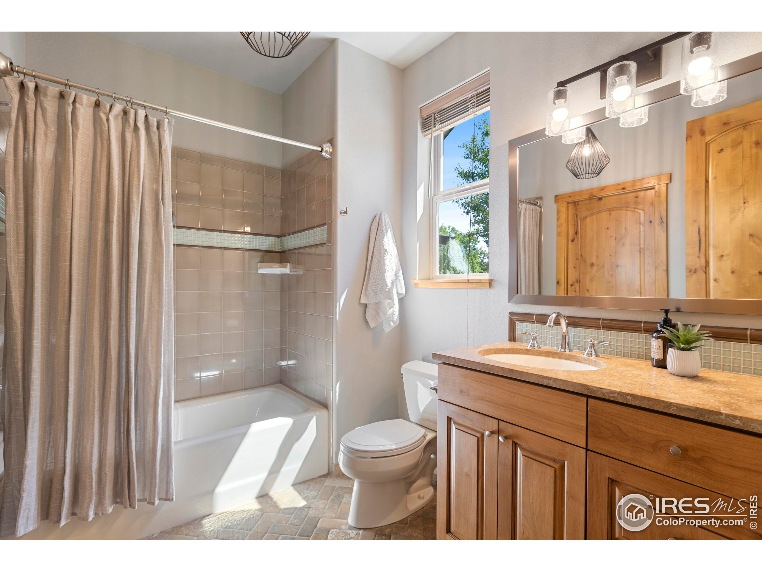 3609 Shallow Pond Dr