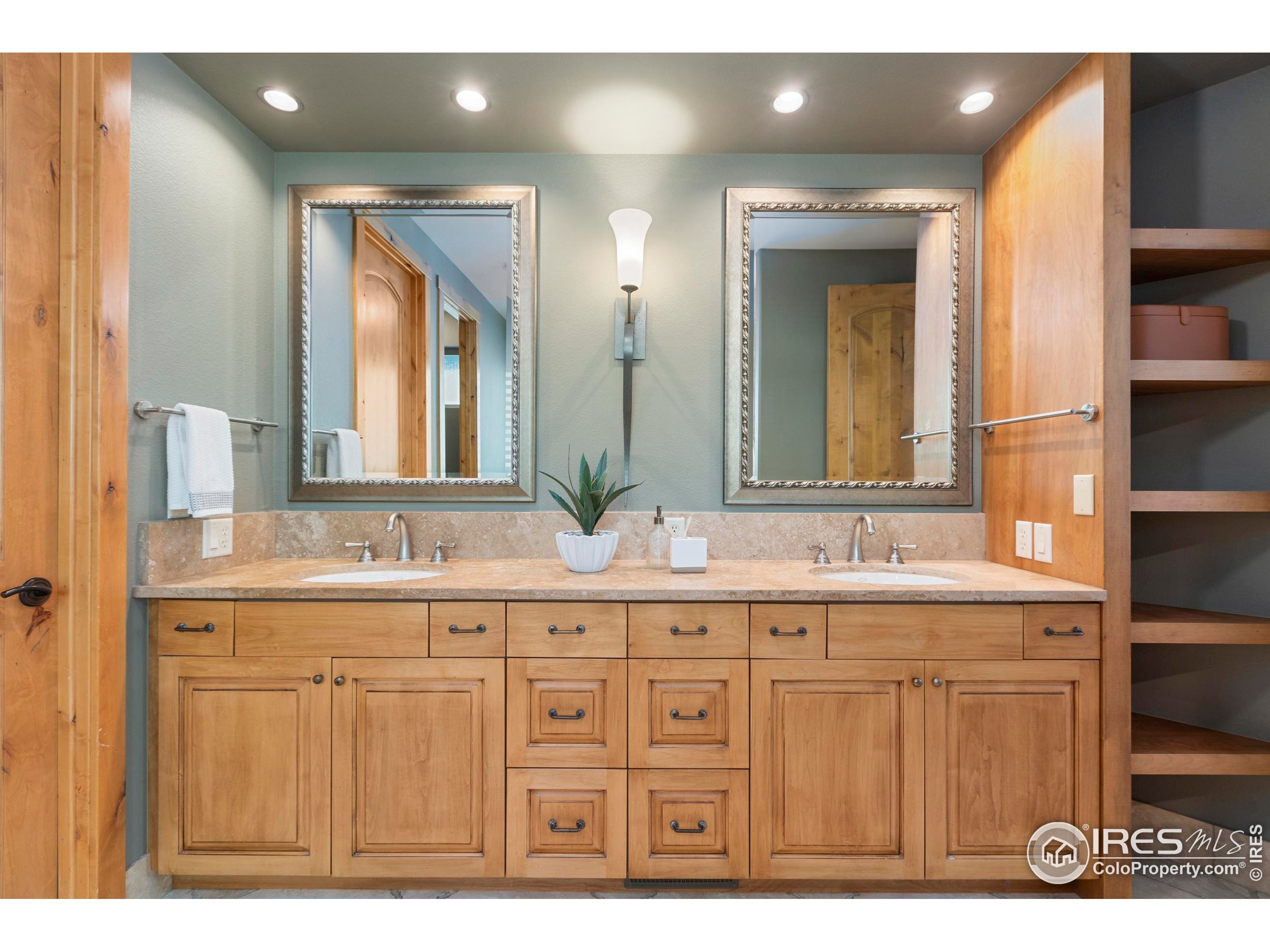 3609 Shallow Pond Dr