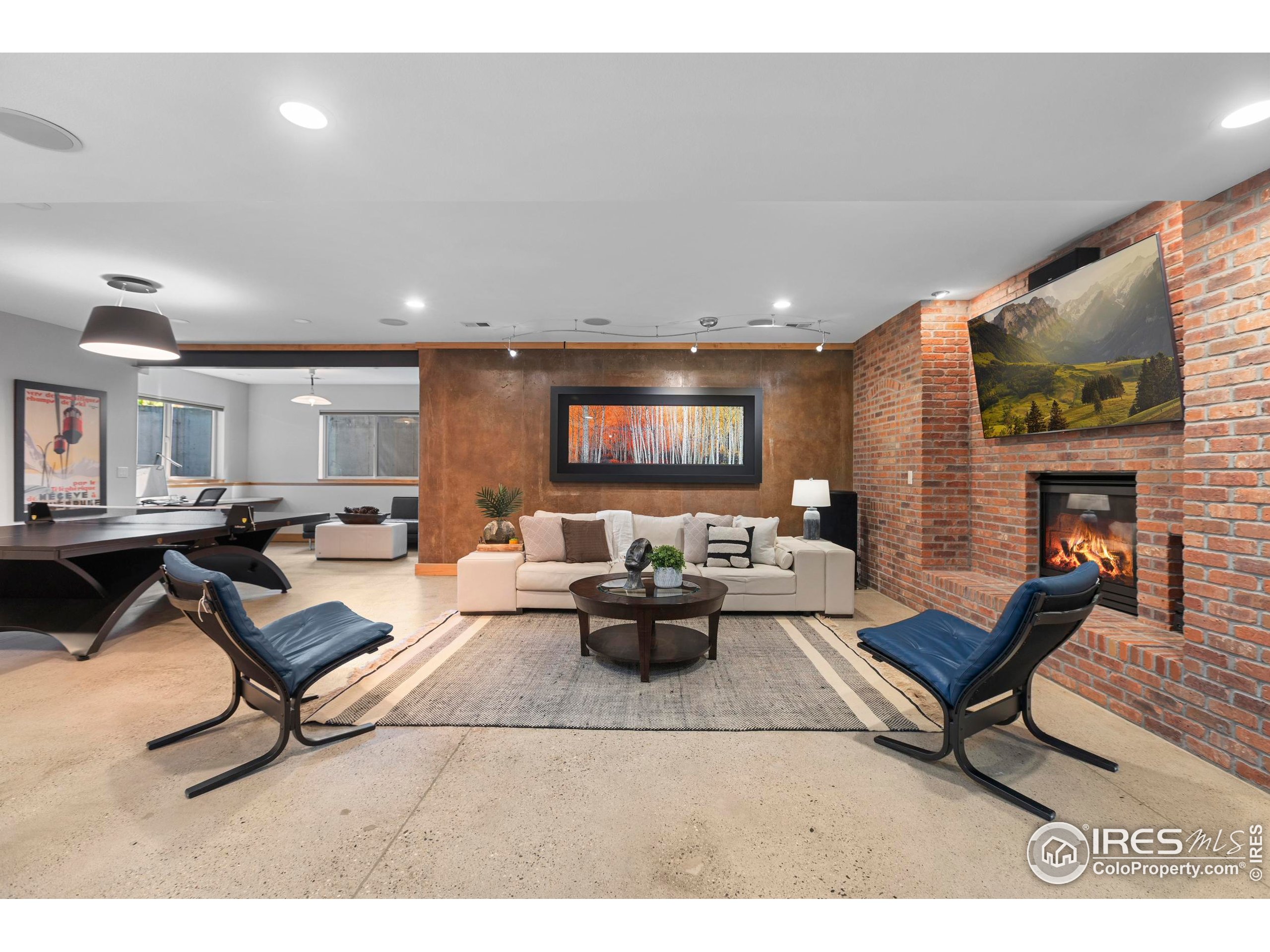 3609 Shallow Pond Dr