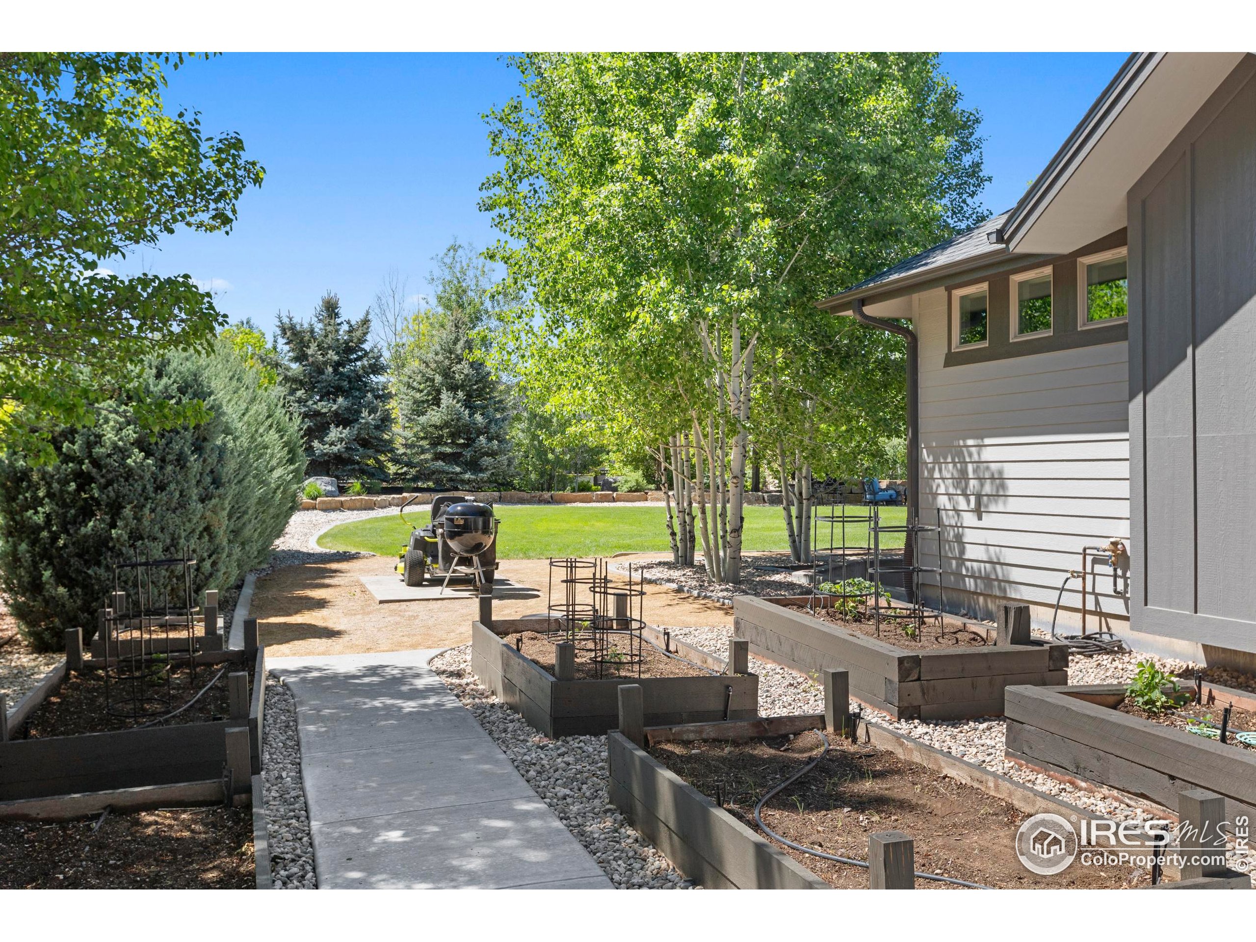 3609 Shallow Pond Dr