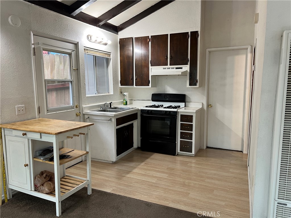 754 Seeley Flat aka Hwy 138 Road