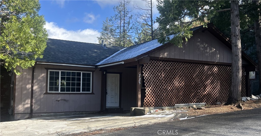 725 Tyrol Drive