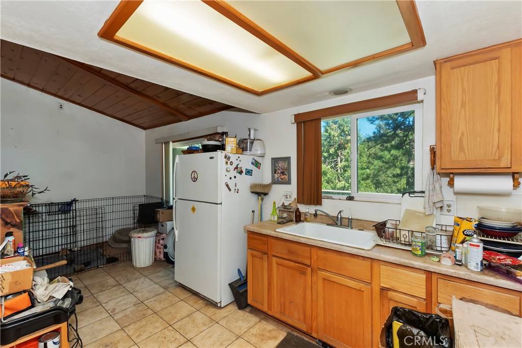 23933 Cresta Drive