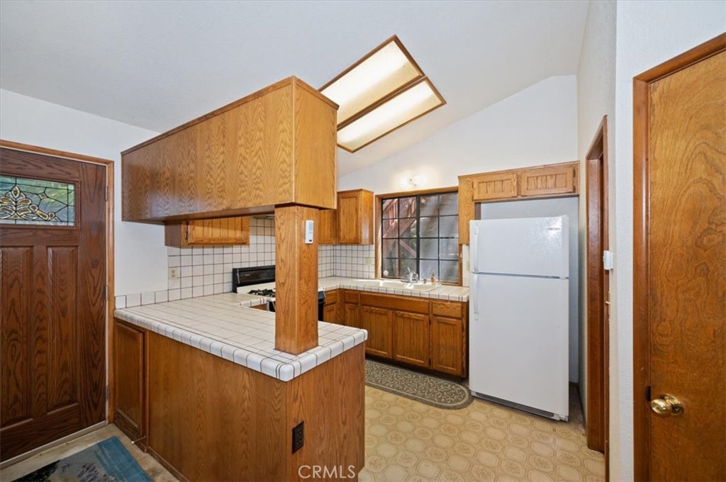 955 Coulter Pine