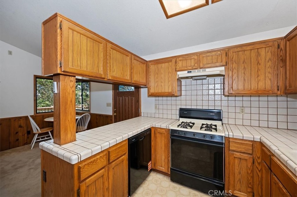 955 Coulter Pine
