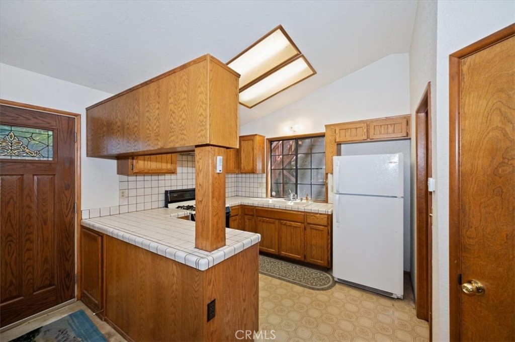 955 Coulter Pine