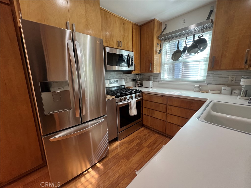 23870 Lakeview