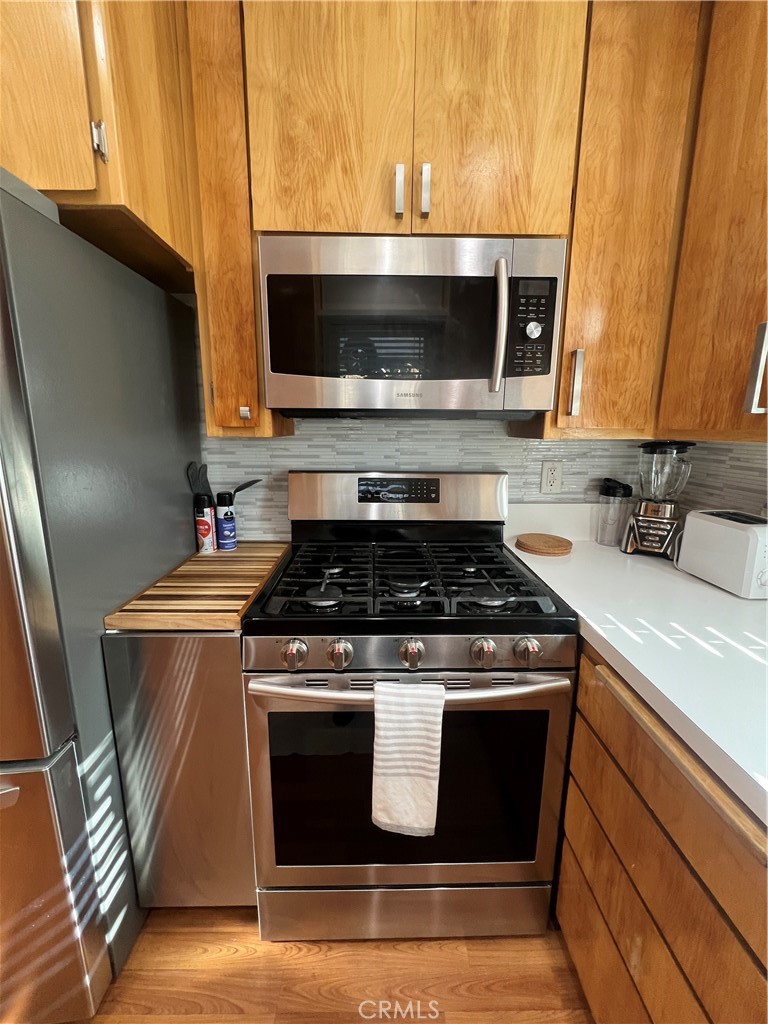 23870 Lakeview
