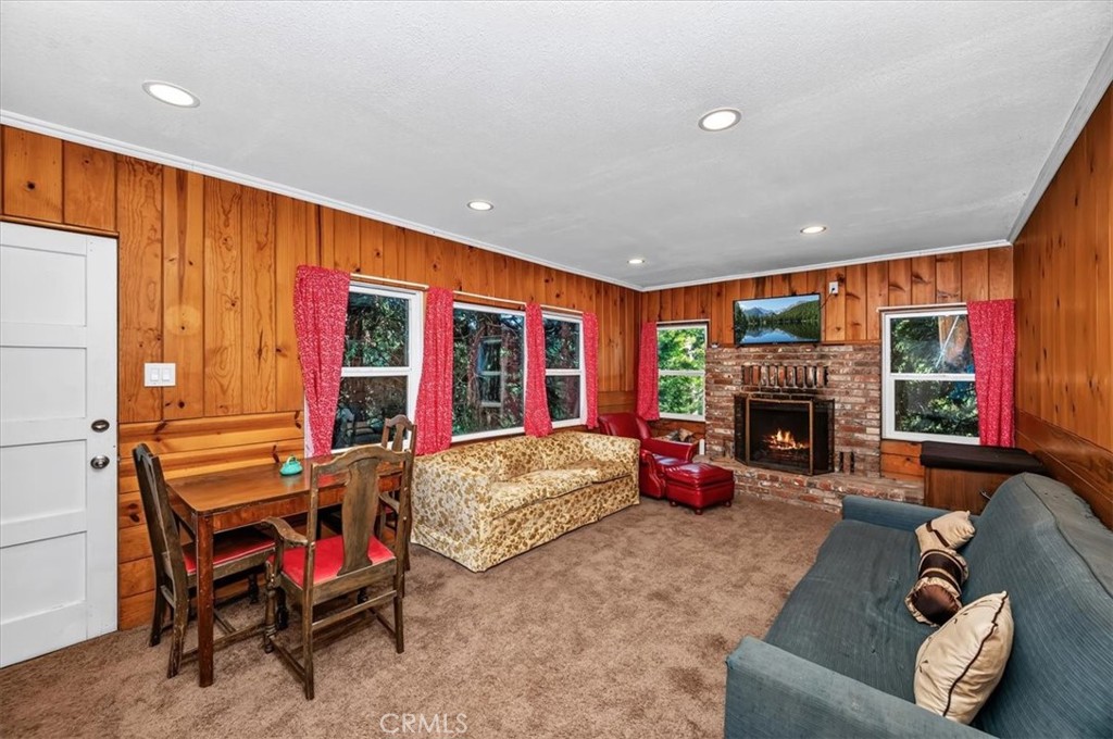 22421 Pine