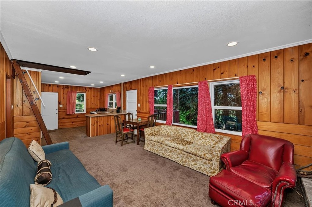 22421 Pine