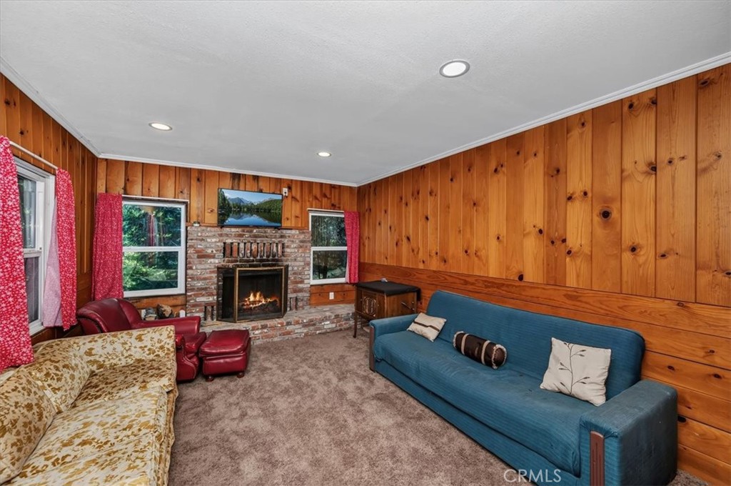 22421 Pine