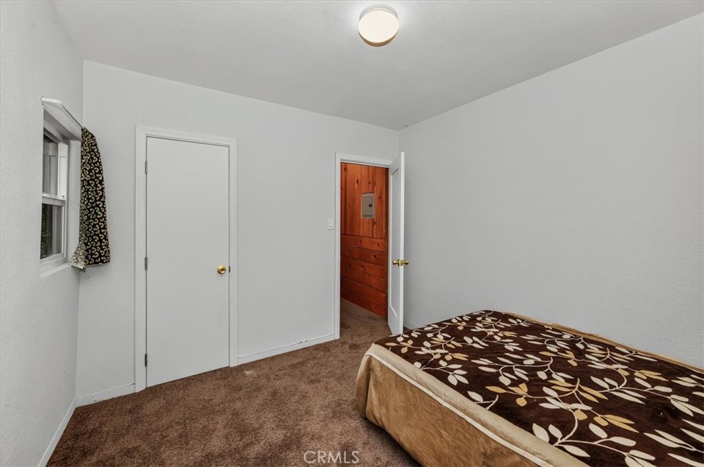 22421 Pine