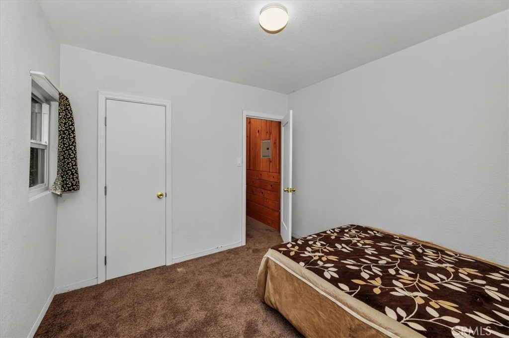 22421 Pine