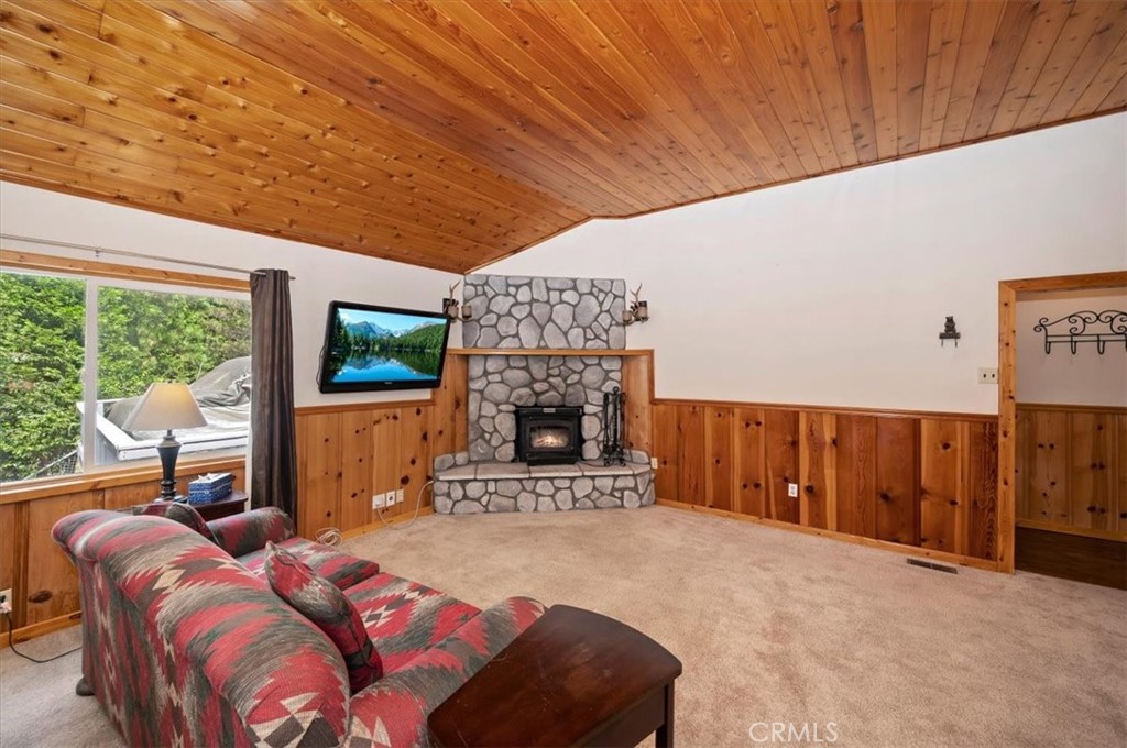 932 Cedar