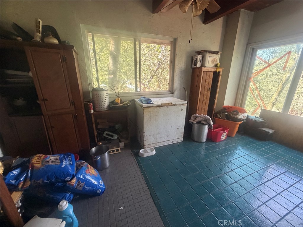 22052 Crest Forest