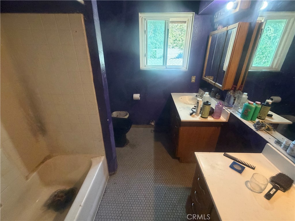 22052 Crest Forest