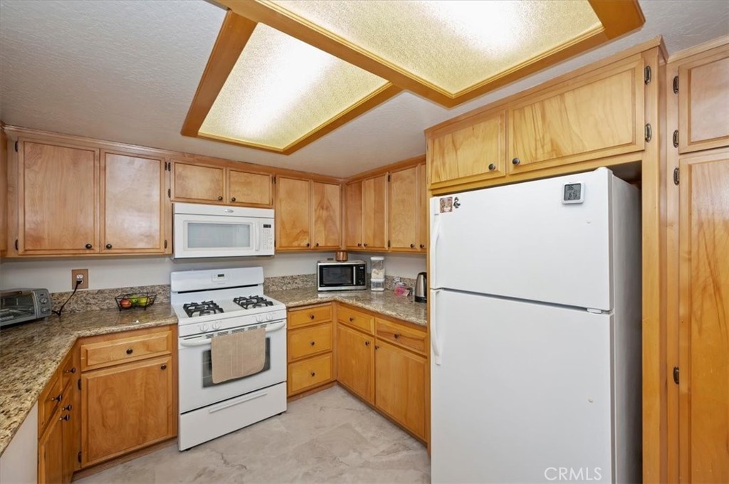 31310 Oakleaf