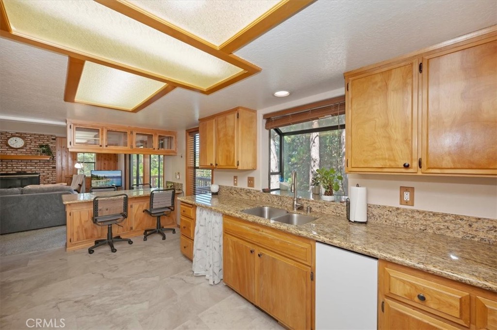 31310 Oakleaf