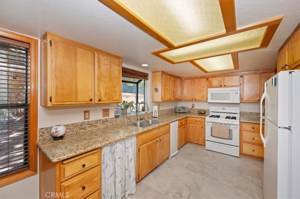 31310 Oakleaf
