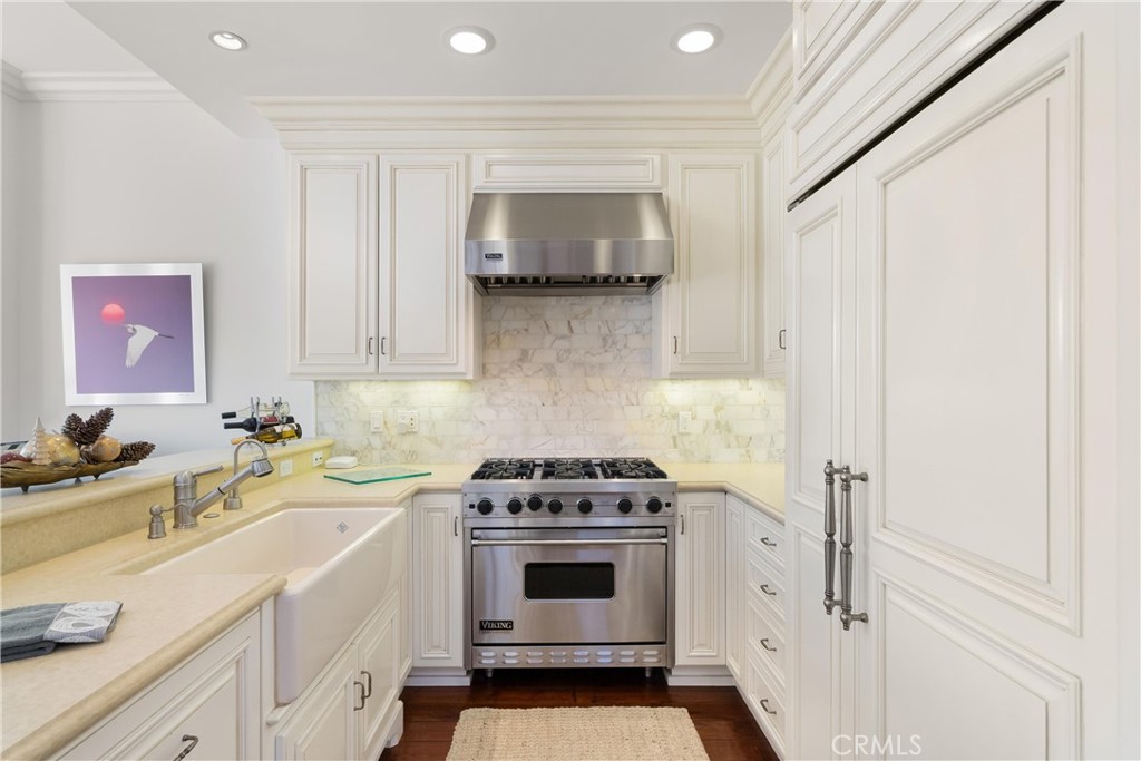 431 Narcissus Avenue 1