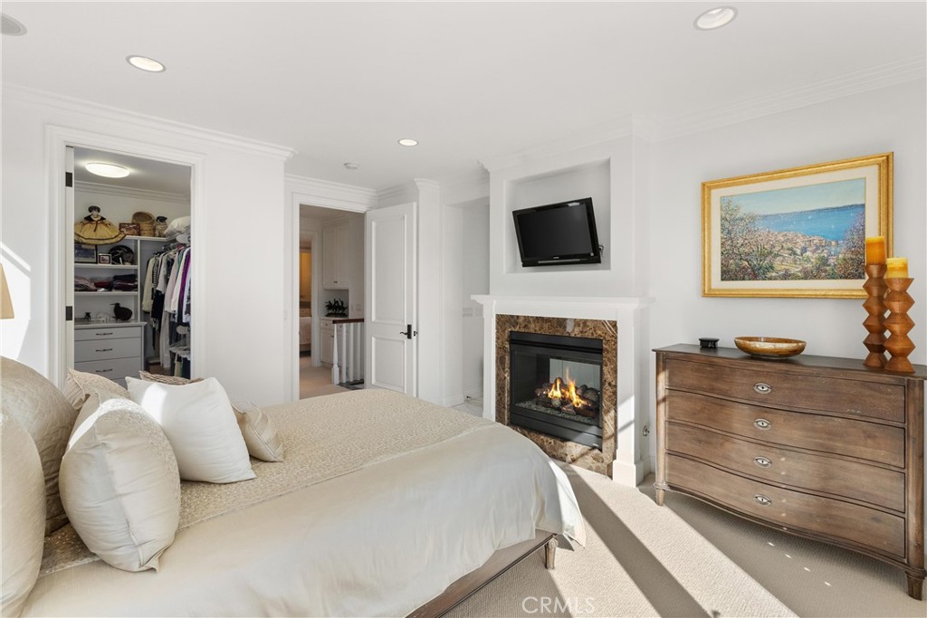 431 Narcissus Avenue 1