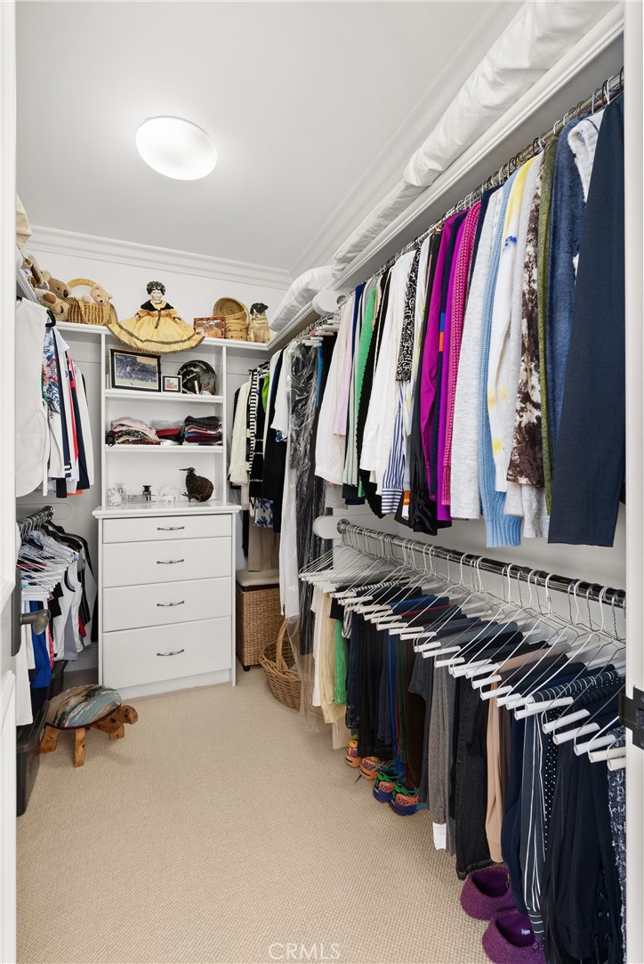 431 Narcissus Avenue 1