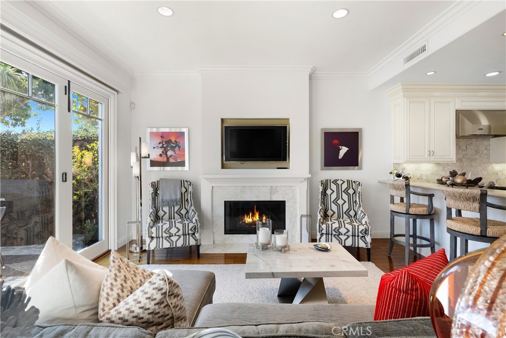 431 Narcissus Avenue 1