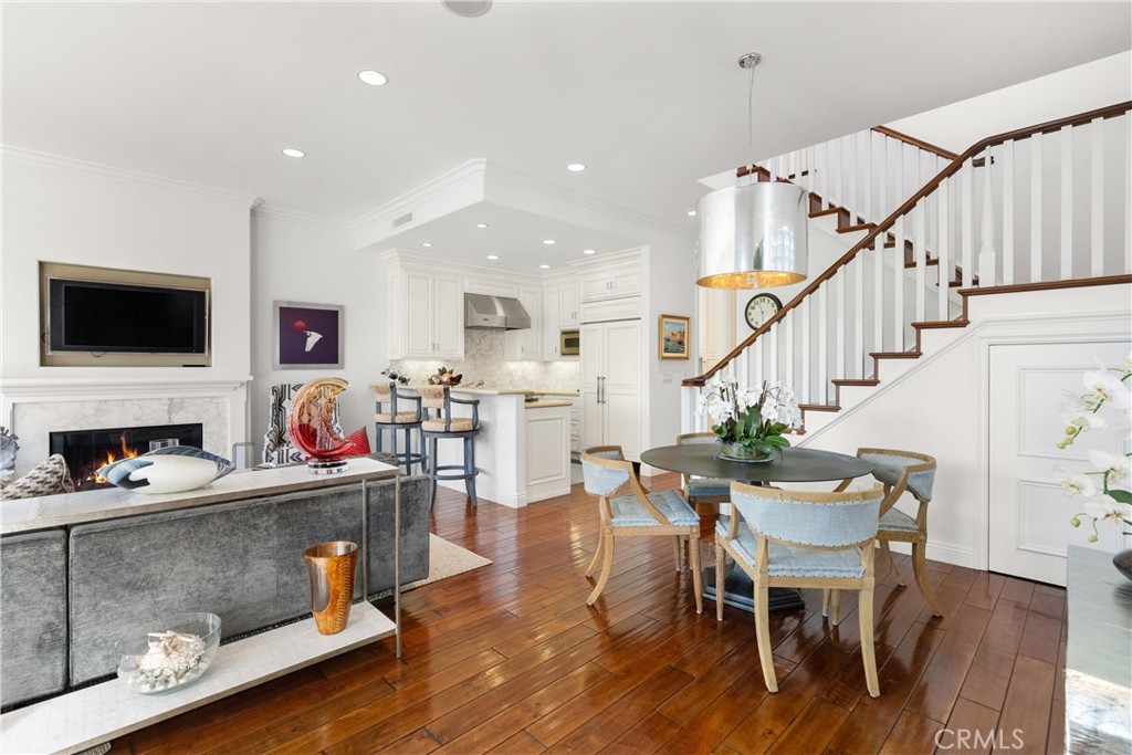 431 Narcissus Avenue 1