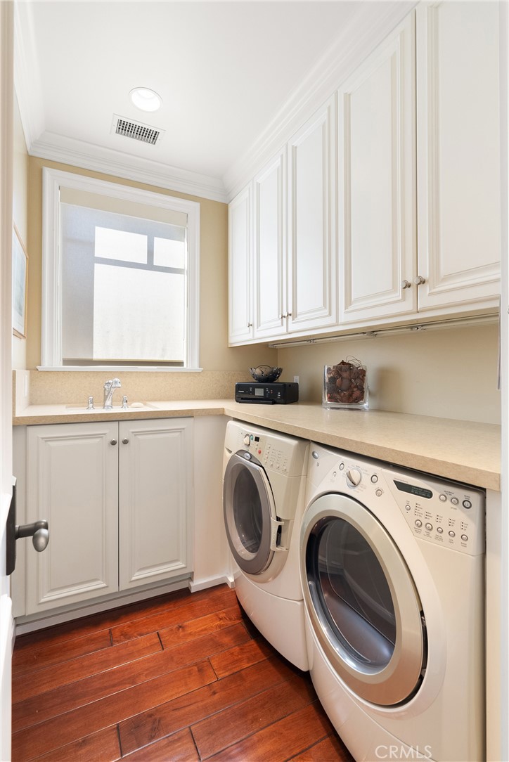 431 Narcissus Avenue 1